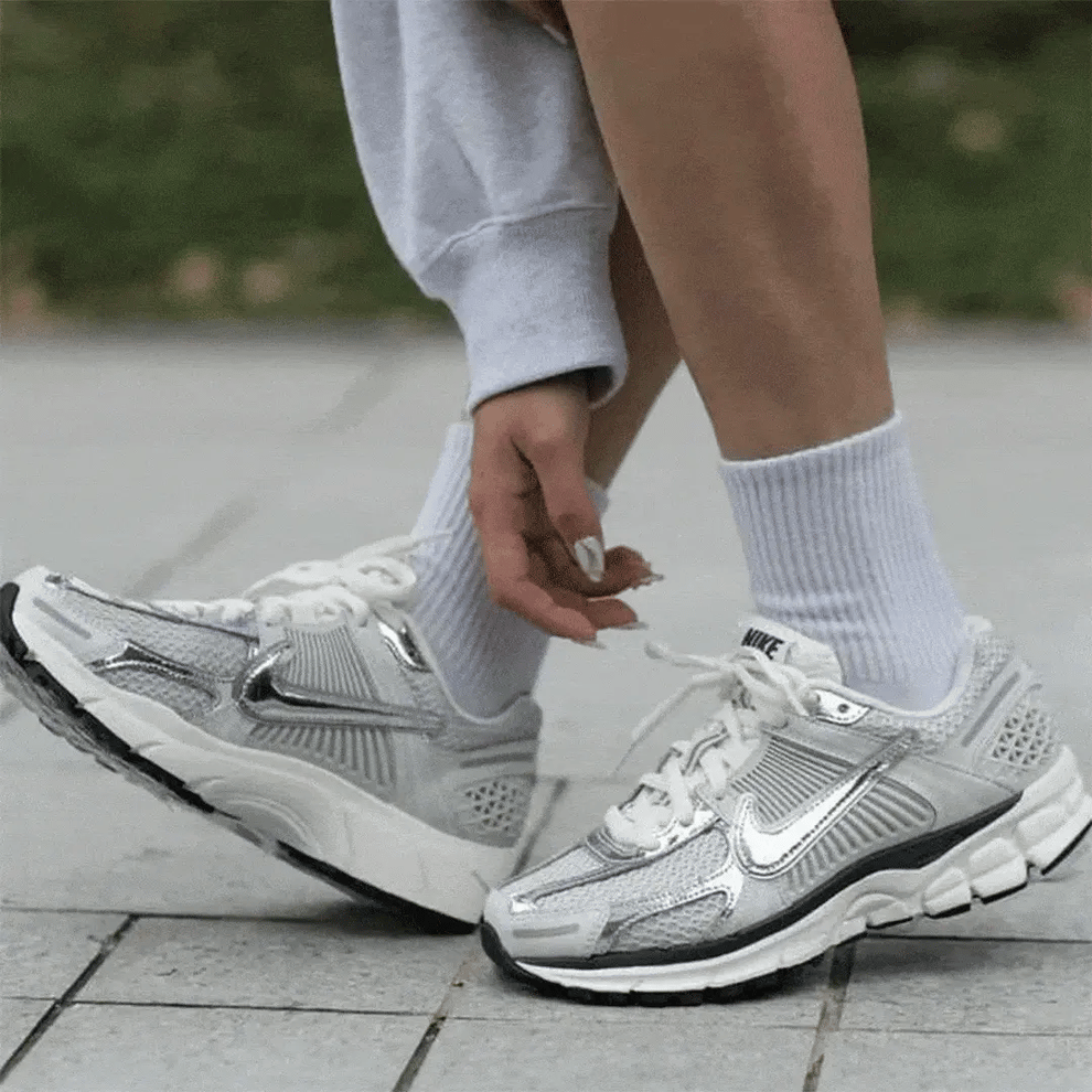 NIKE VOMERO 5