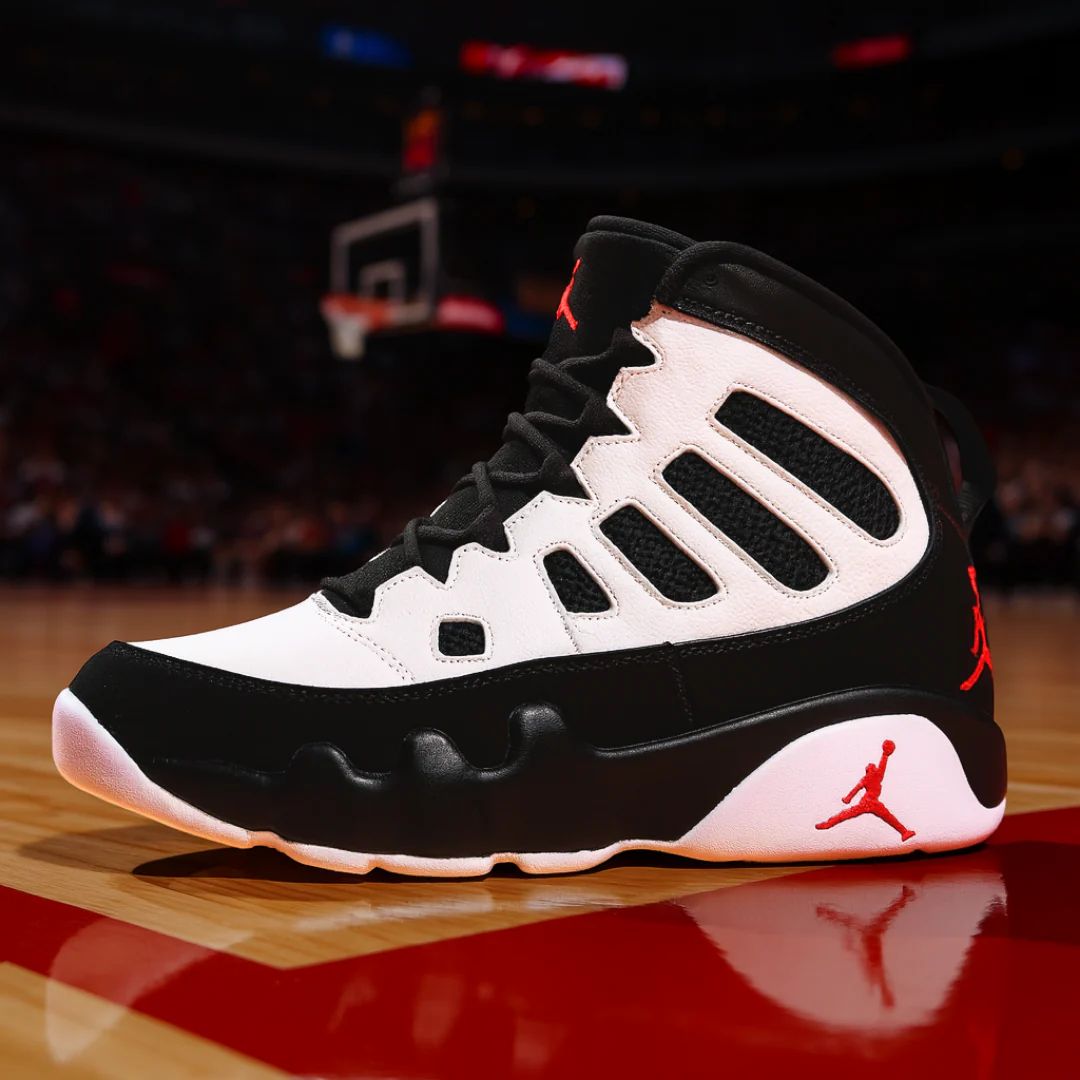 BOTA JORDAN RETRO 9